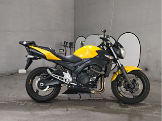 Suzuki GSR400 2013