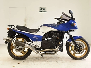 Kawasaki GPZ900R 1995