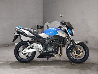 Suzuki GSR400 2010