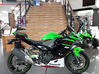 Kawasaki Ninja 400 KRT ED 2021