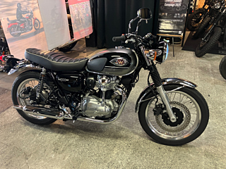 Kawasaki W800 2025