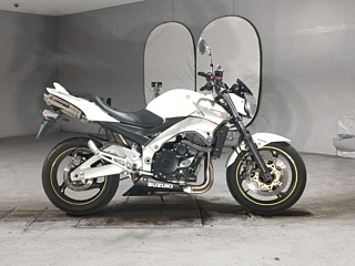Suzuki GSR400 2010