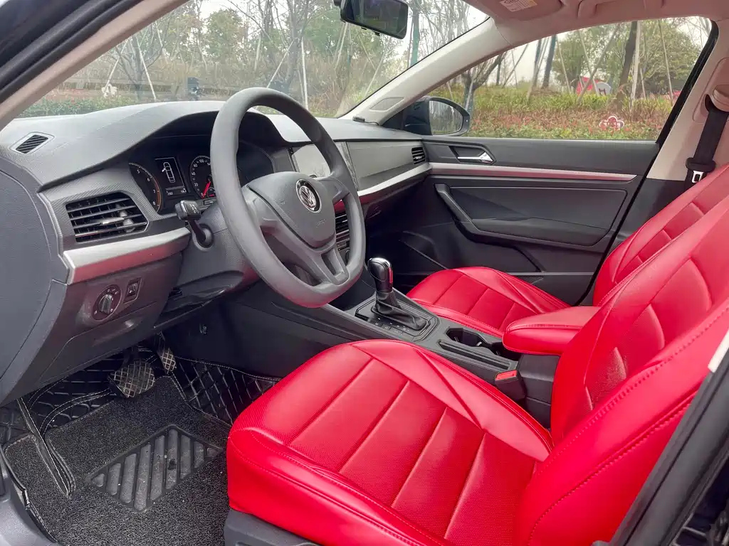 VOLKSWAGEN LAVIDA 2020