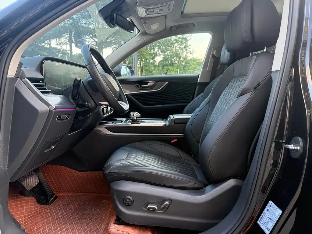 HONGQI HS5 2023