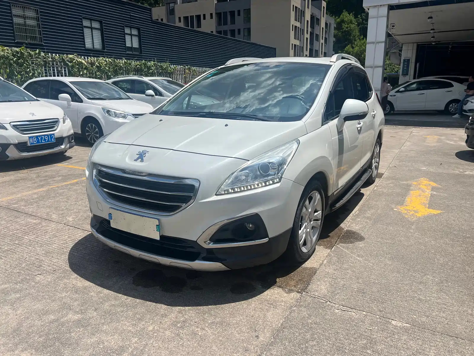 PEUGEOT 3008 2013