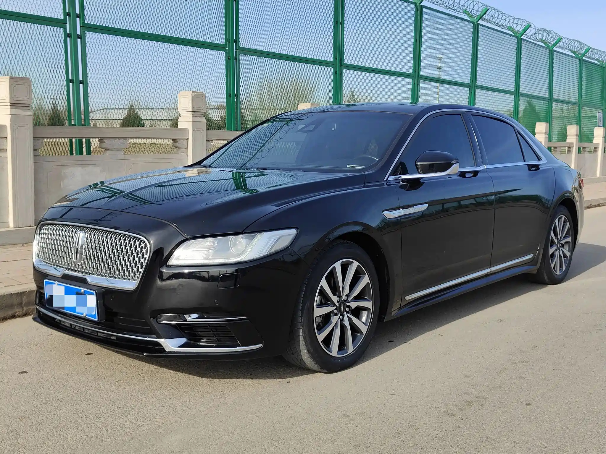 LINCOLN CONTINENTAL 2019