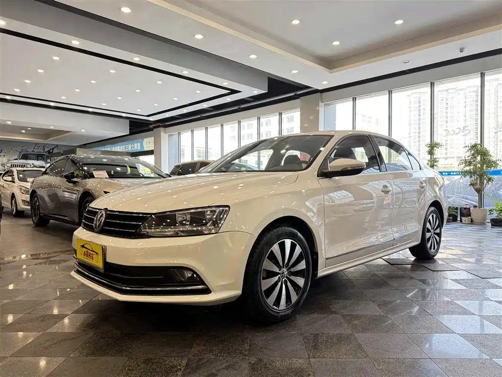 VOLKSWAGEN SAGITAR 2018