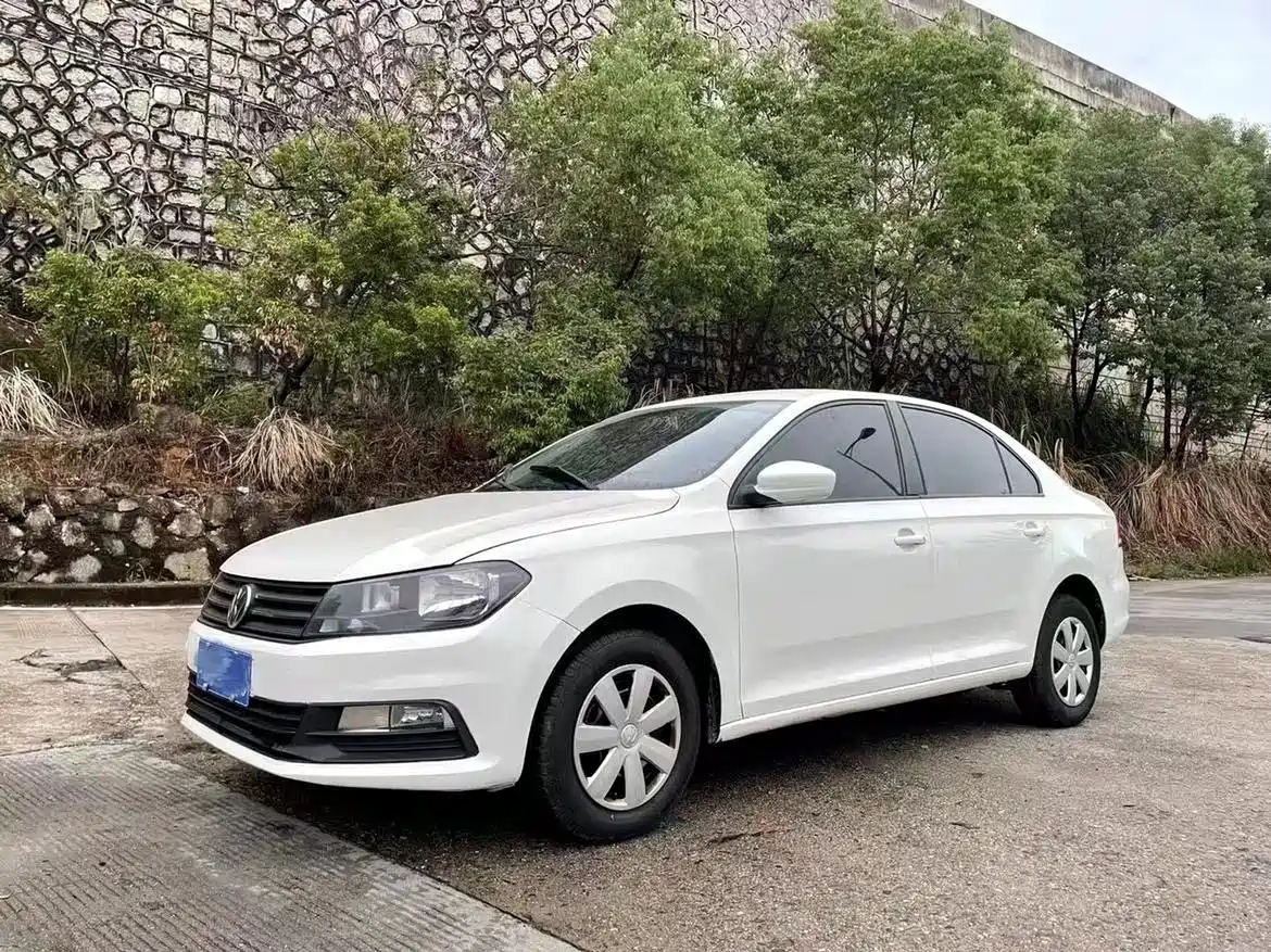 VOLKSWAGEN SANTANA 2019
