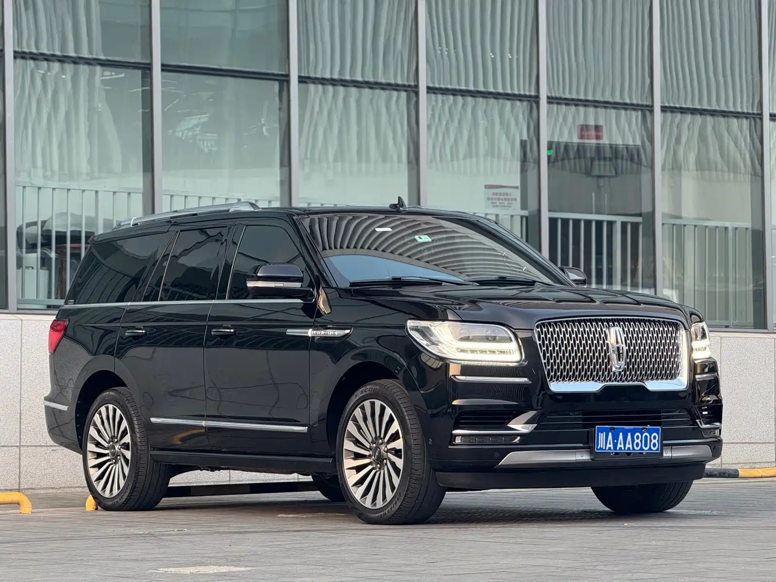 LINCOLN NAVIGATOR 2021