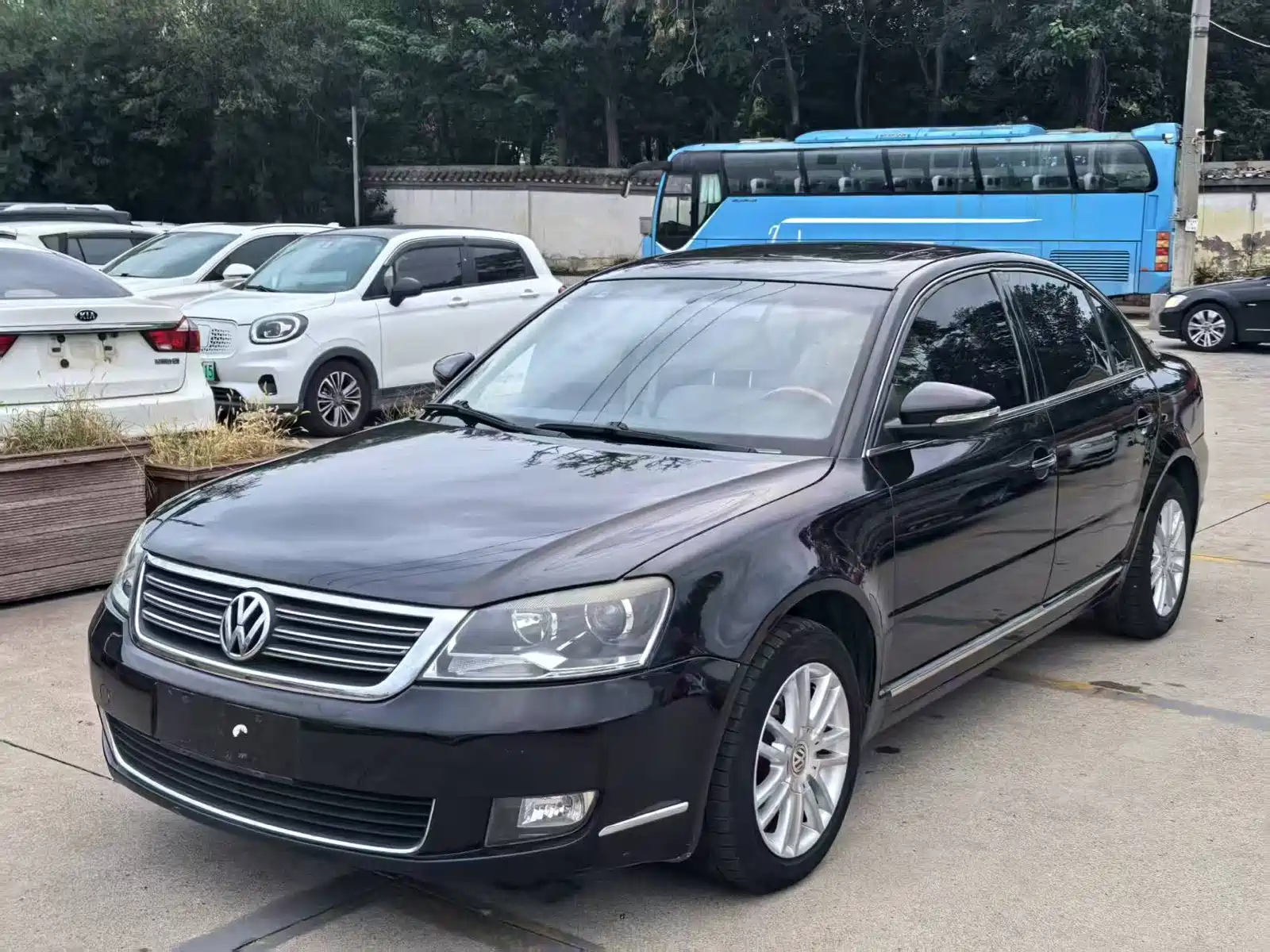 VOLKSWAGEN PASSAT LINGYU 2010