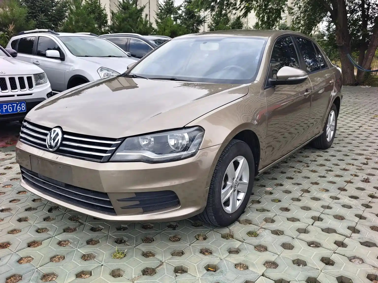 VOLKSWAGEN BORA 2014