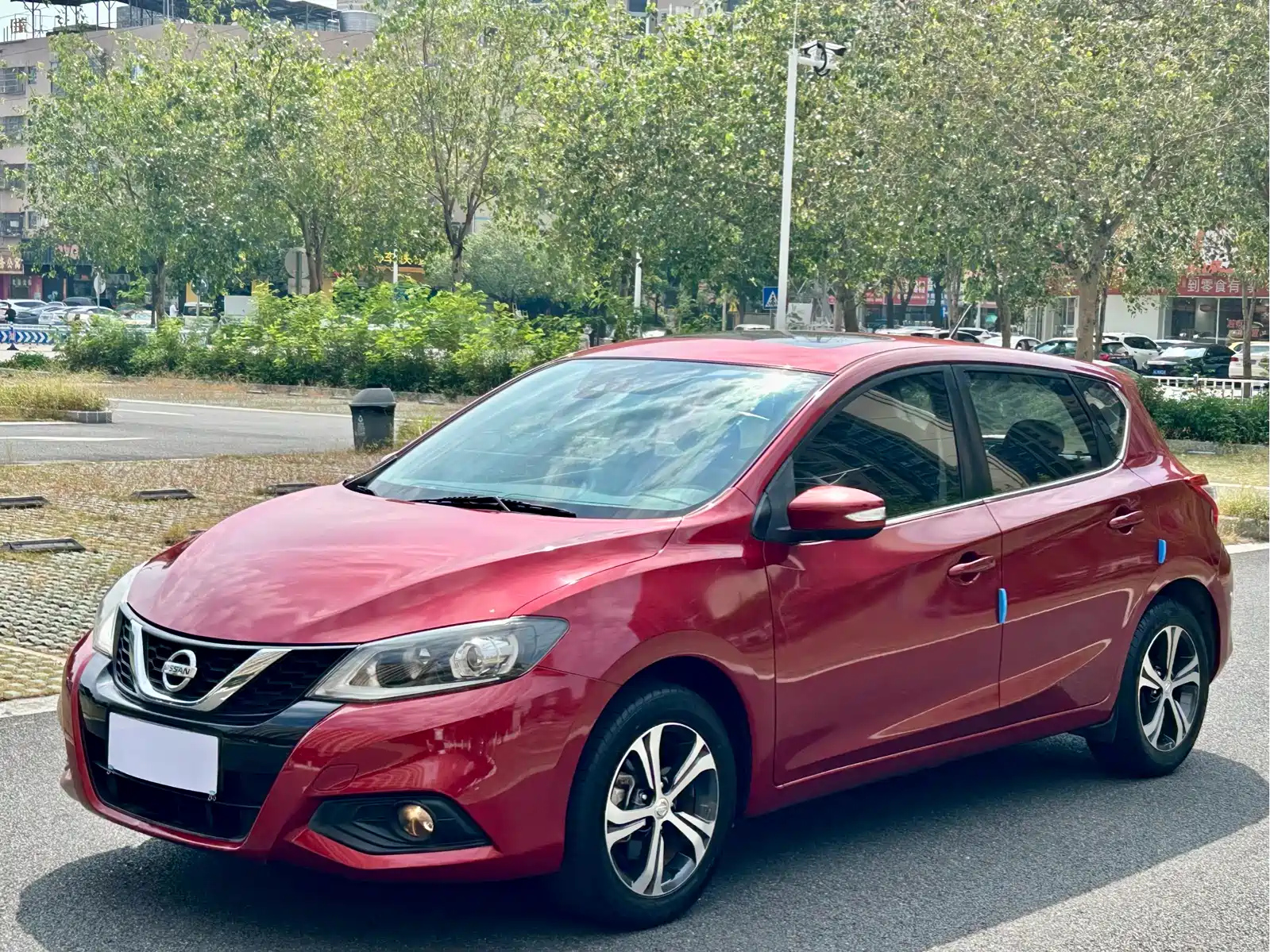 NISSAN TIIDA 2019