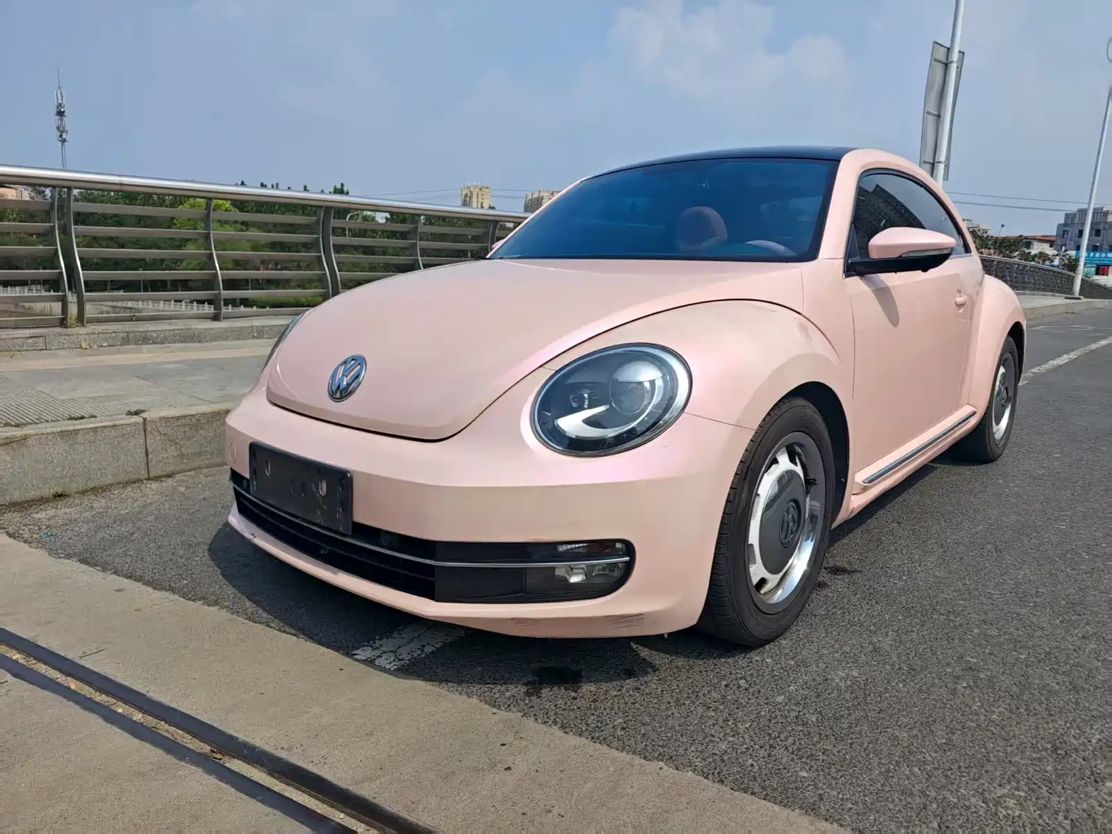 VOLKSWAGEN BEETLE 2015