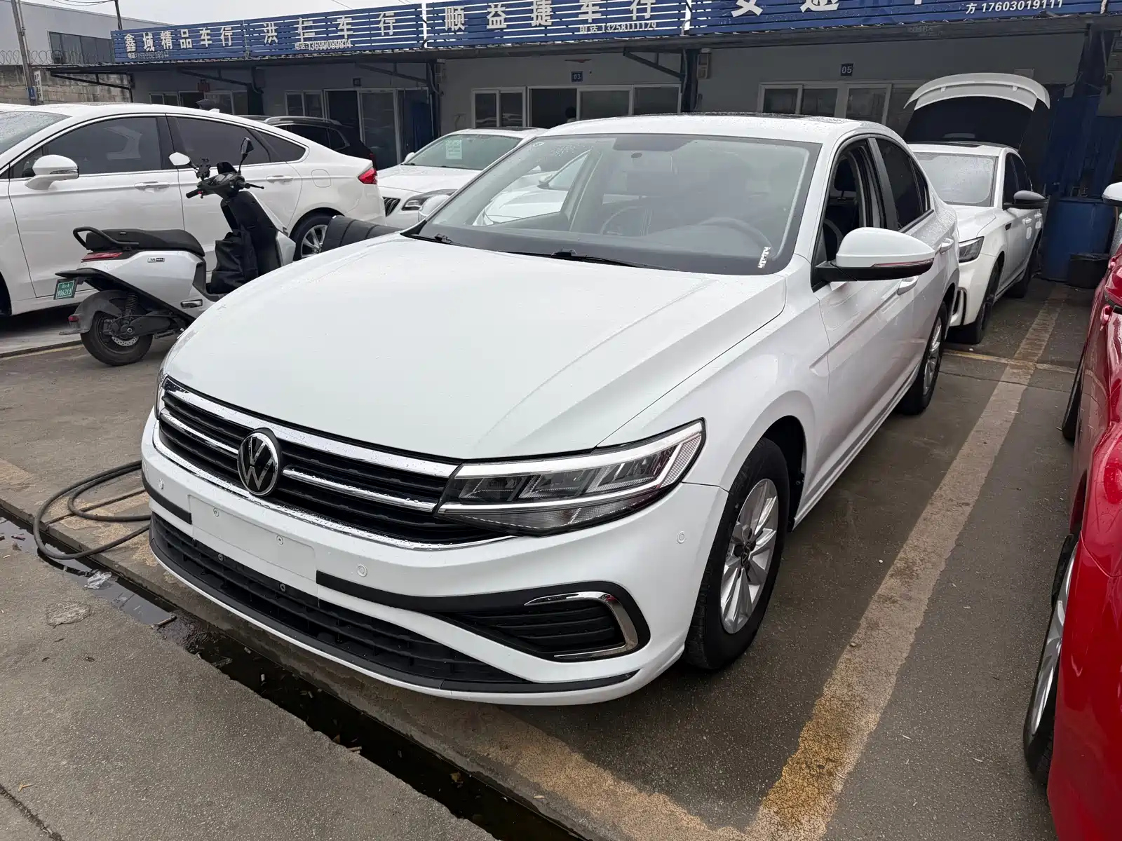 VOLKSWAGEN BORA 2023