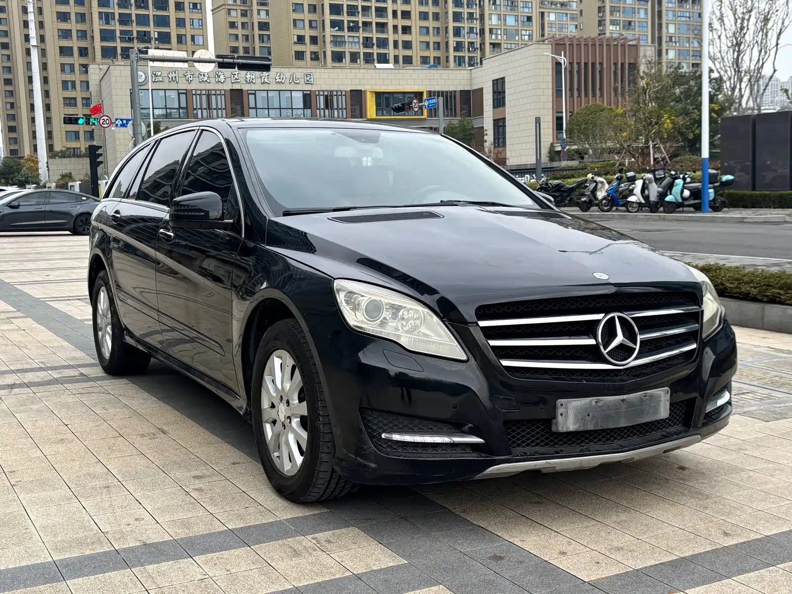 MERCEDES-BENZ R-CLASS 2011