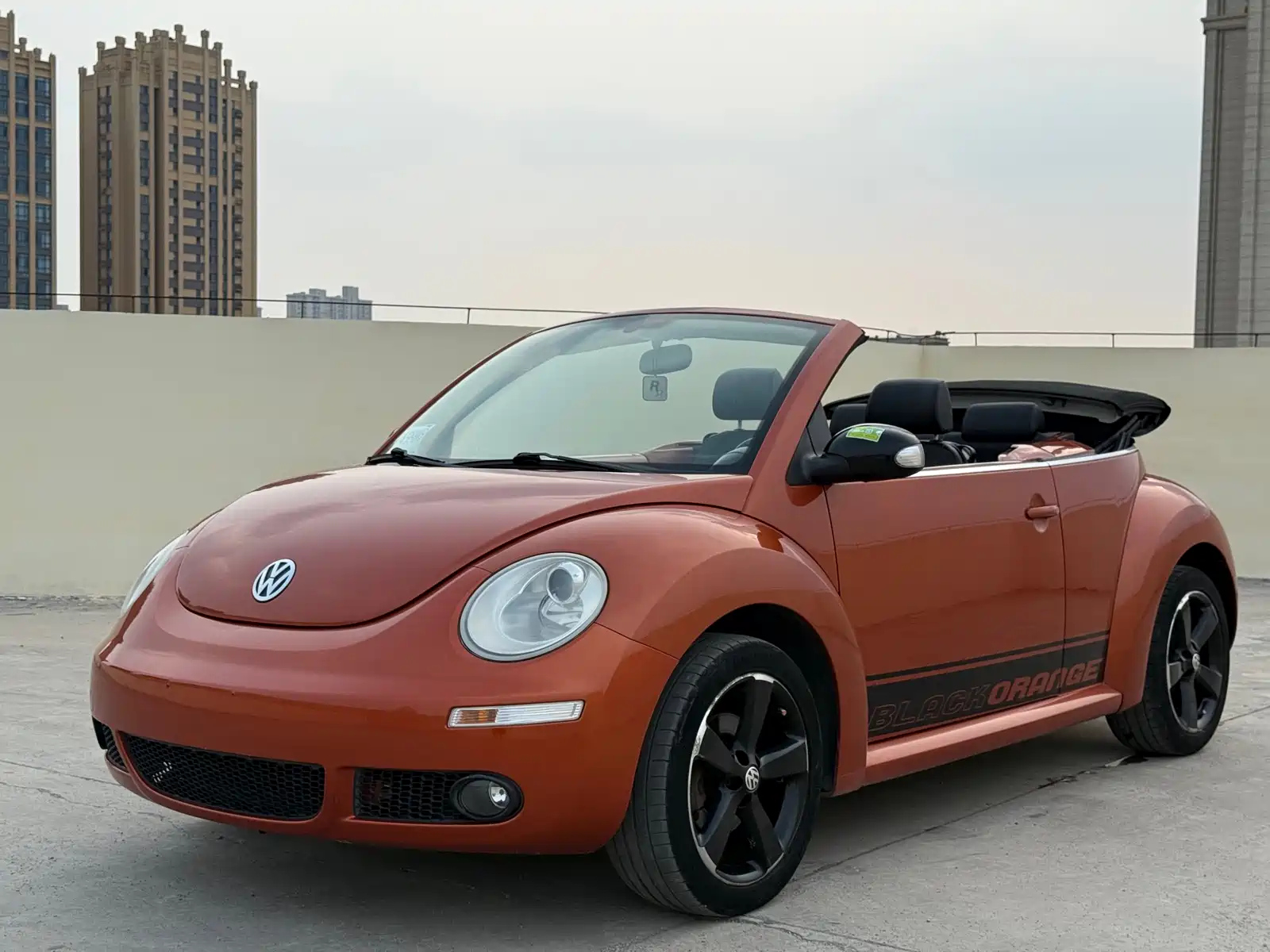 VOLKSWAGEN BEETLE 2011