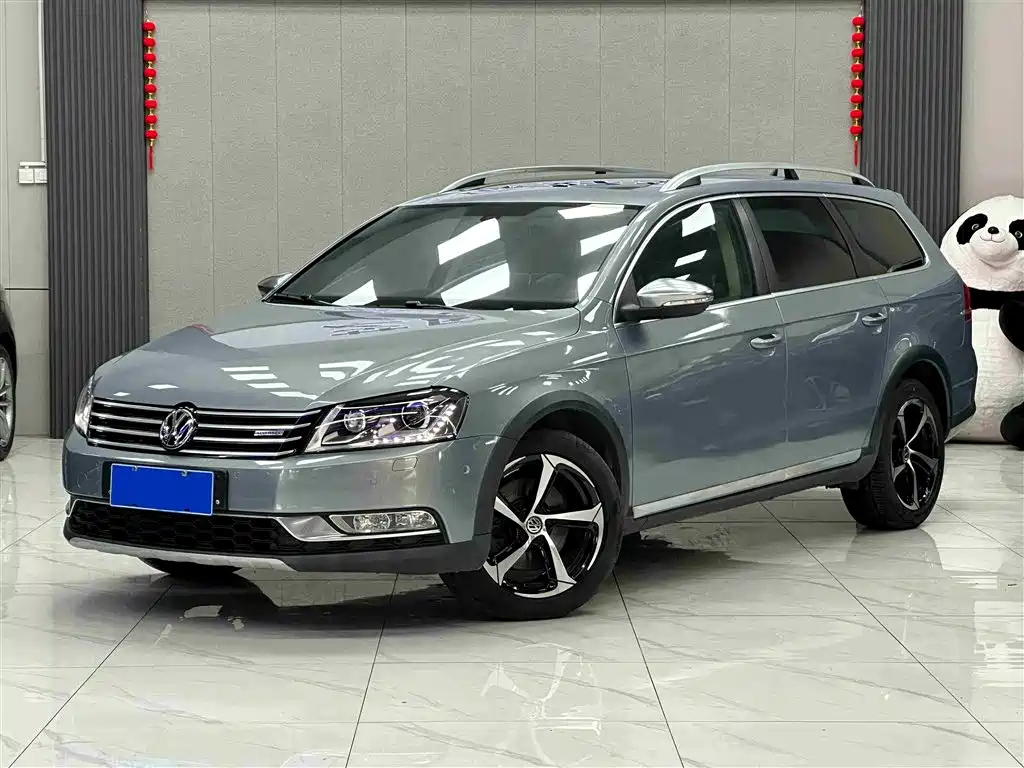 VOLKSWAGEN MAGOTAN IMPORT 2013