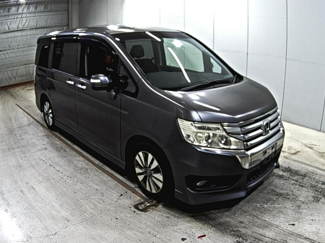 HONDA STEP WAGON 2012