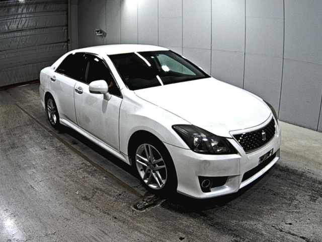 TOYOTA CROWN 2010