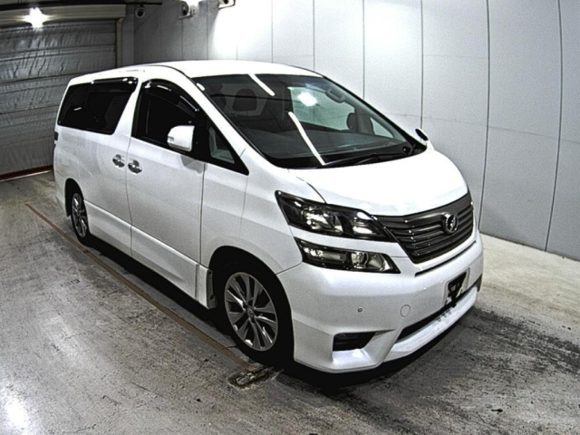 TOYOTA VELLFIRE 2010