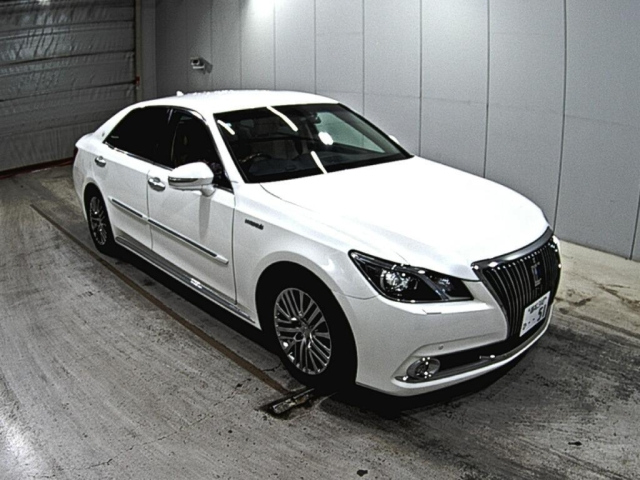 TOYOTA CROWN 2013