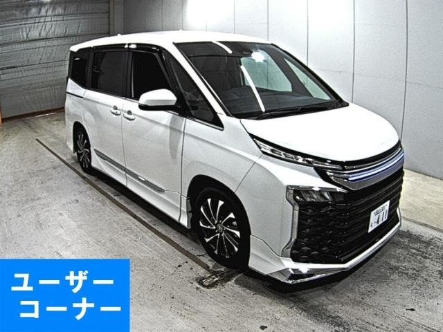TOYOTA VOXY 2023