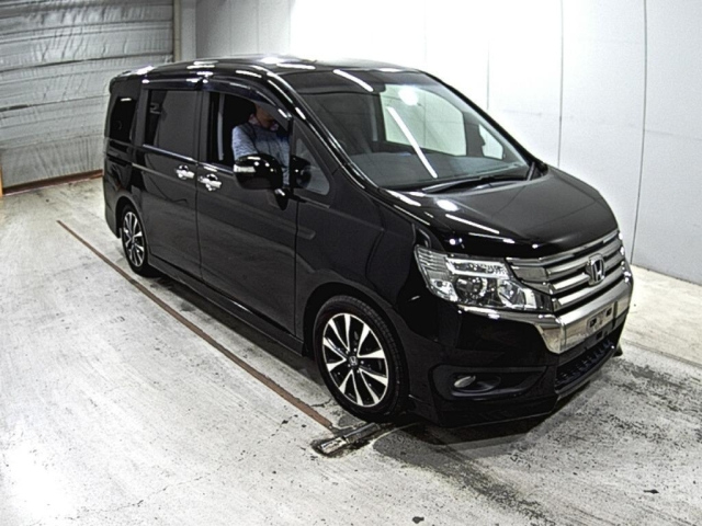 HONDA STEP WAGON 2013