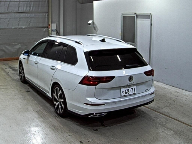 VOLKSWAGEN GOLF VARIANT 2023
