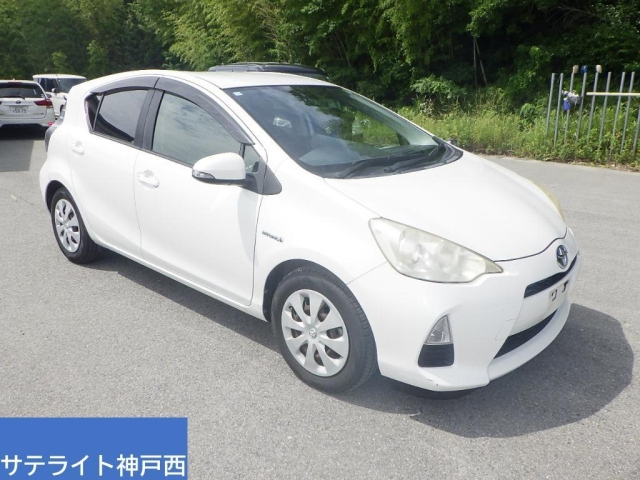 TOYOTA AQUA 2012