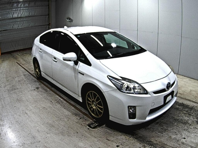 TOYOTA PRIUS 2011