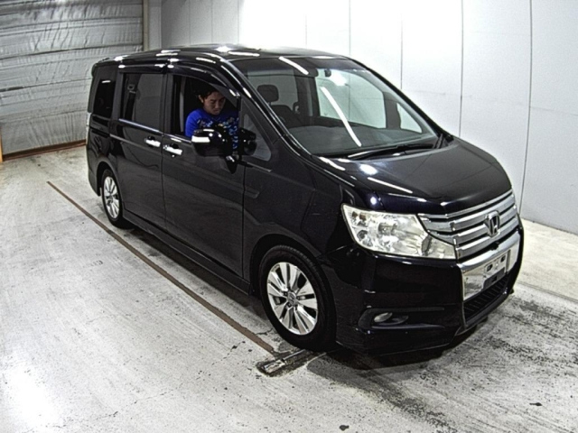 HONDA STEP WAGON 2011