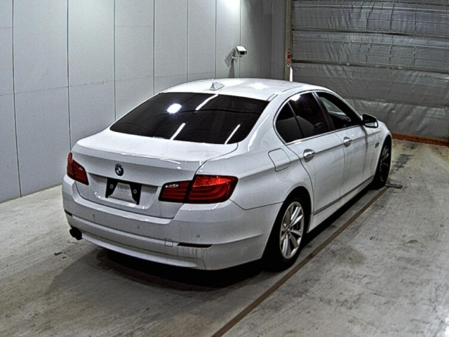 BMW 5 SERIES 2010