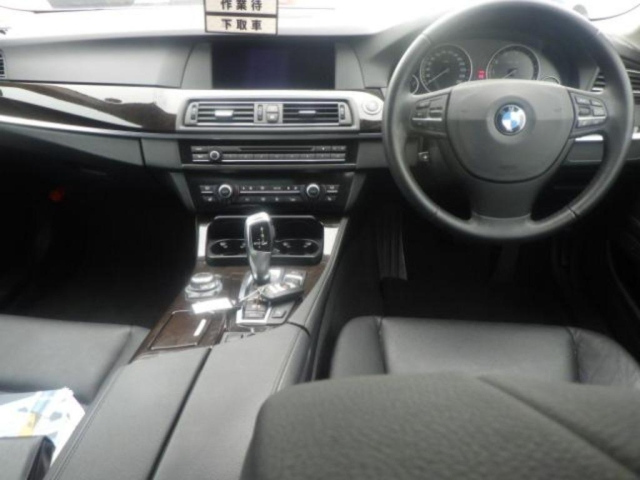 BMW 5 SERIES 2010