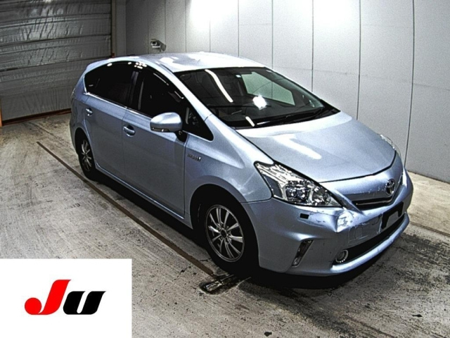TOYOTA PRIUS ALPHA 2012