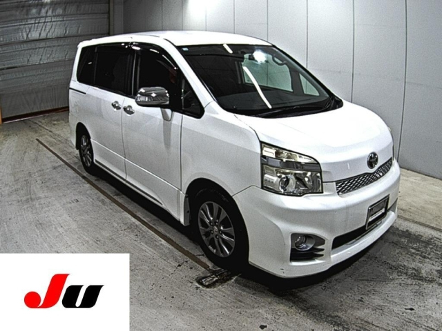 TOYOTA VOXY 2012