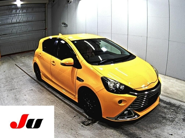 TOYOTA AQUA 2016