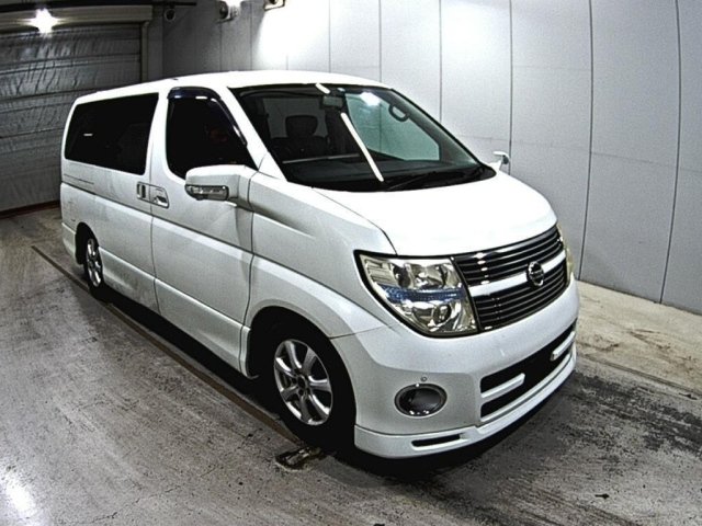 NISSAN ELGRAND