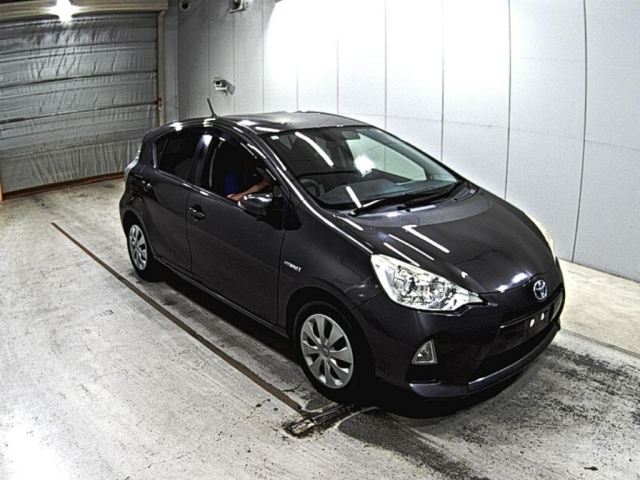 TOYOTA AQUA 2014