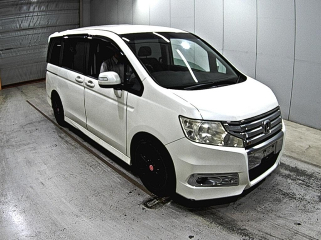 HONDA STEP WAGON 2010