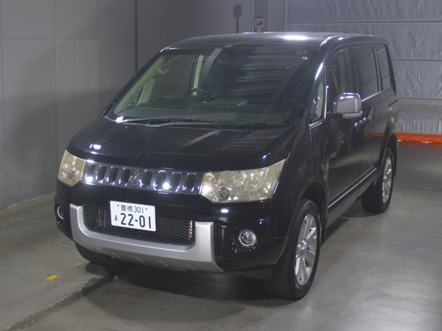 MITSUBISHI DELICA D5 2011