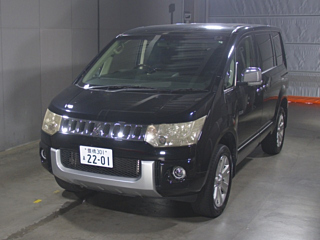 MITSUBISHI DELICA D5 2011