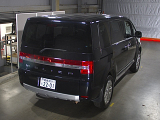 MITSUBISHI DELICA D5 2011