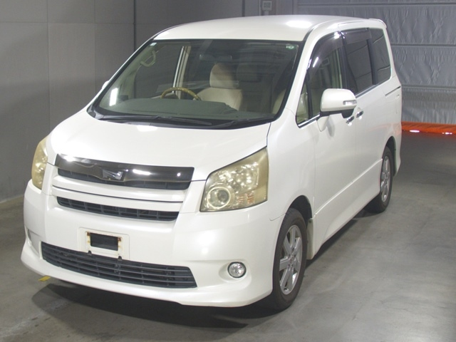 TOYOTA NOAH 2008