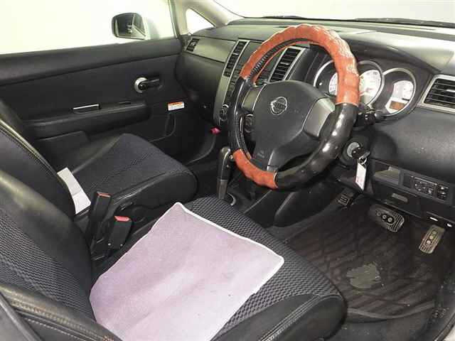 NISSAN TIIDA 2008