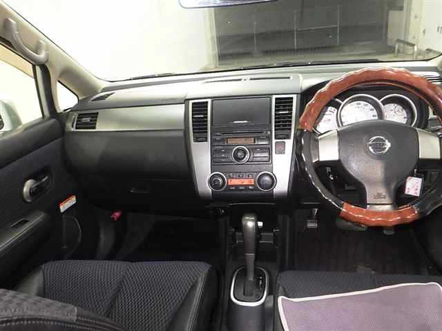NISSAN TIIDA 2008