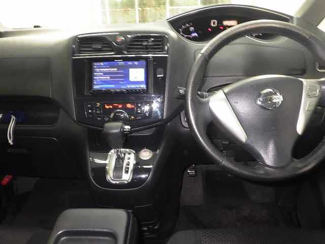 NISSAN SERENA 2011