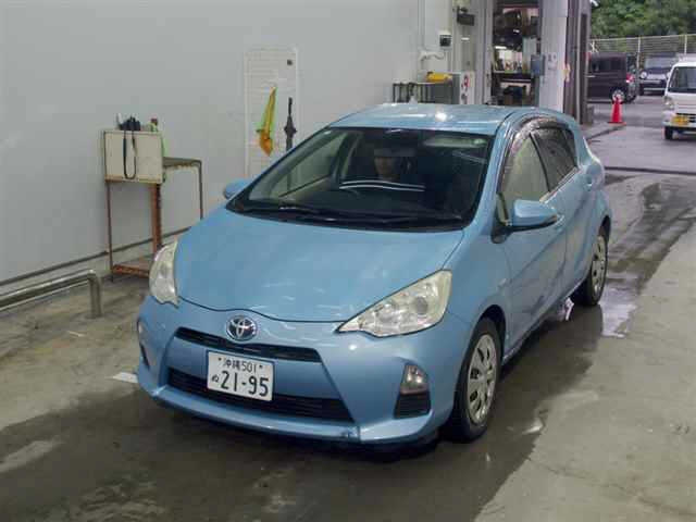 TOYOTA AQUA 2013