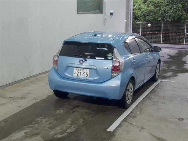 TOYOTA AQUA 2013