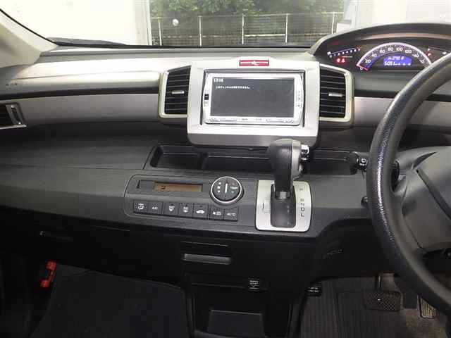 HONDA FREED 2012