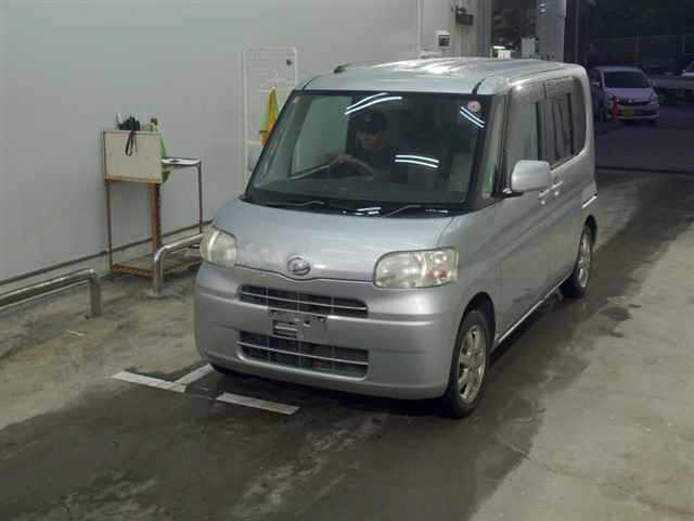 DAIHATSU TANTO 2012